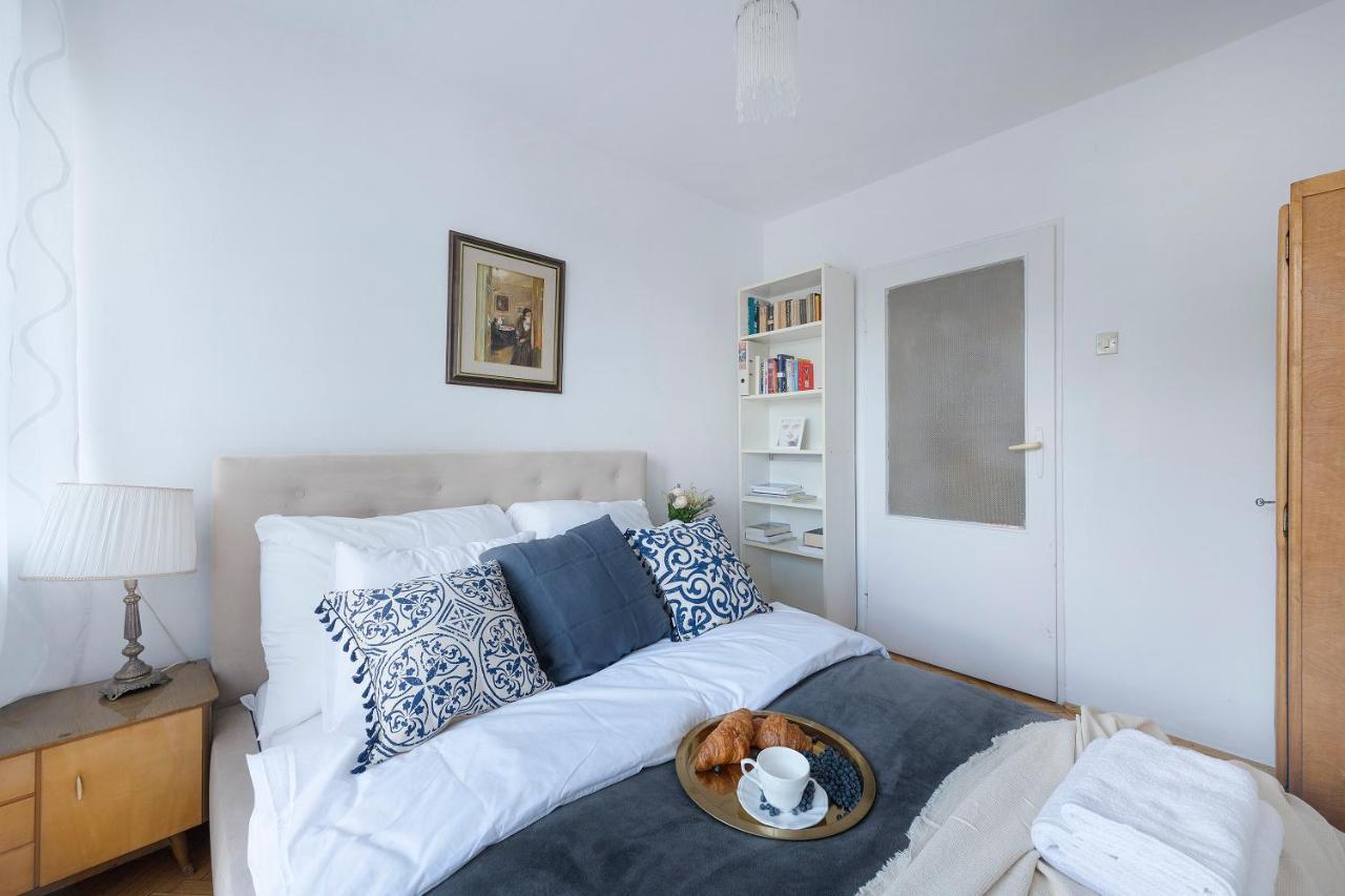 P&O Service Apartments Belwederska Warsawa Bagian luar foto