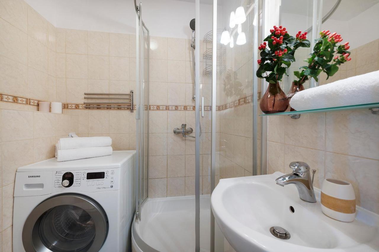 P&O Service Apartments Belwederska Warsawa Bagian luar foto